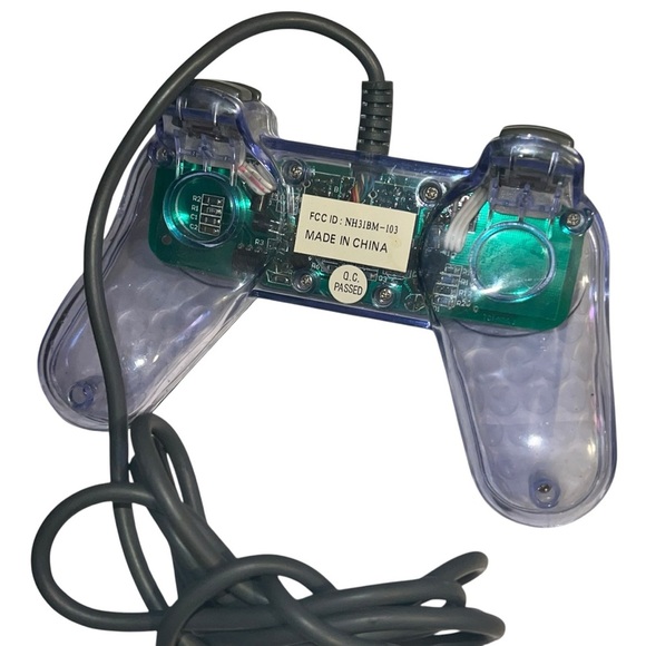 Vintage CompUSA T5678 Transparent Clear Wired PC Game Controller - Picture 4 of 6